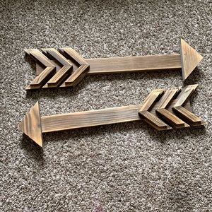 2 hobby lobby arrow wood decorations